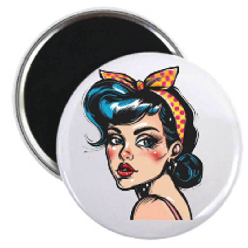 Pin Up M/Gult Skaut Button 55mm, Velg alternativ i menyen